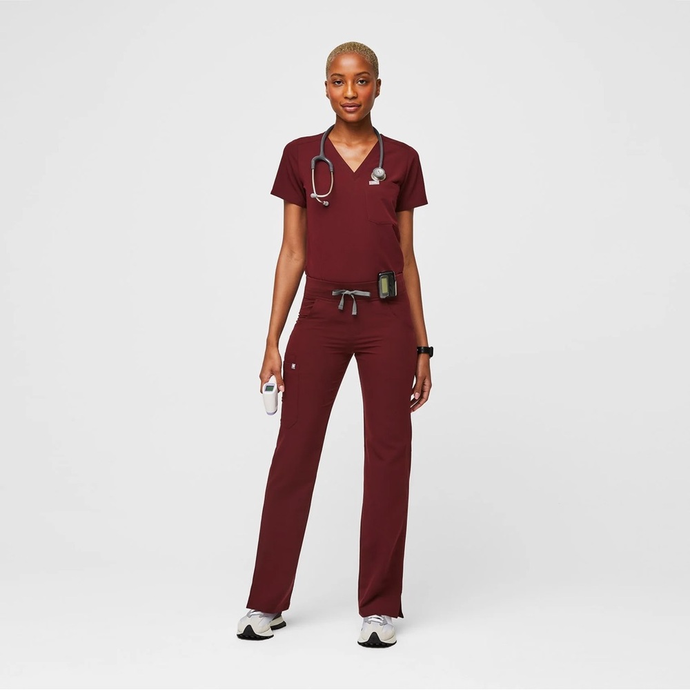 FIGS Kade Cargo Scrub Pants – Burgundy – Size XS